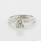 1.06 cts Round Cut Diamond in 18K White Gold Engagement Ring