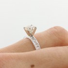 1.06 cts Round Cut Diamond in 18K White Gold Engagement Ring