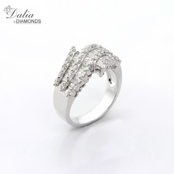 Fancy Ring total 1.27 cts set in 18k white gold