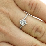 0.31 CTS ROUND CUT DIAMOND ENGAGEMENT RING SET IN 18K WHITE GOLD