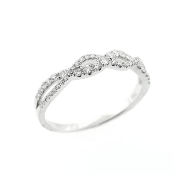 0.30 Cts Round Cut Diamond Engagement Ring set in 18K White Gold